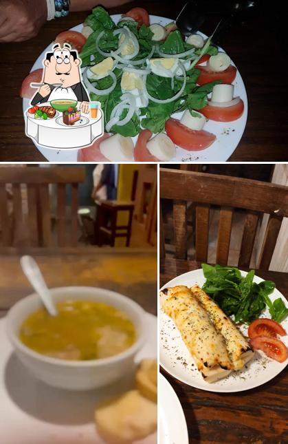 Sopa quente e azeda picante chinesa em Gato No Muro Pizza Bar