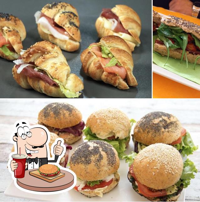 Prenditi un hamburger a Irish - Bistrot & Cafè