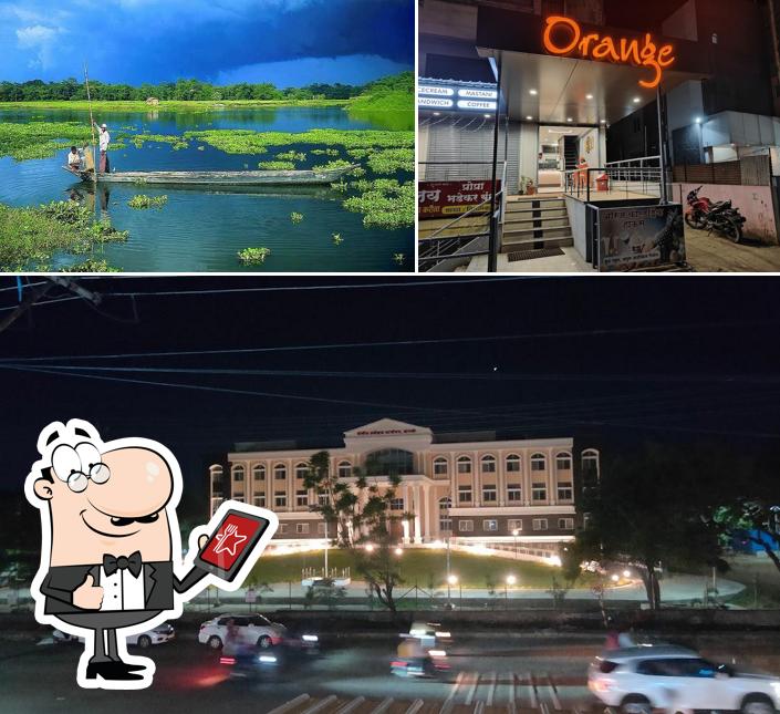 Check out how Orange Deshpande Coldrink House looks outside