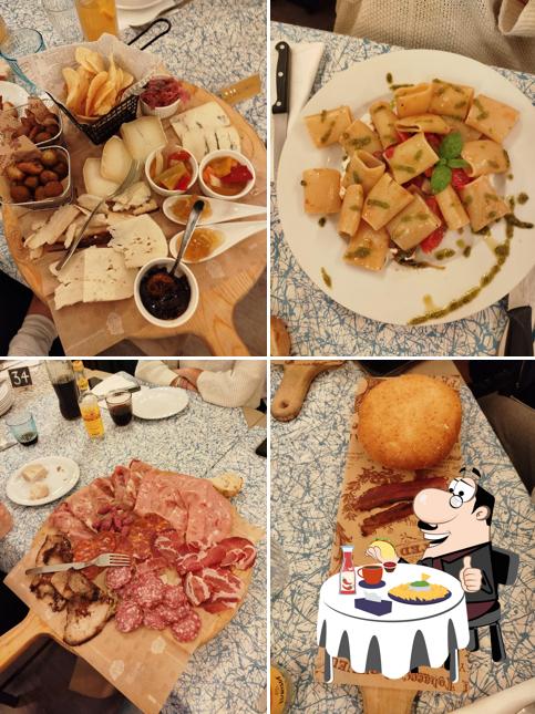 Piatto di formaggi al Ristorante Pizzeria 5 vie