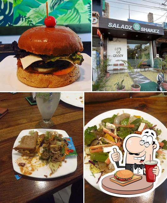 Hamburger at Saladz & Shakez