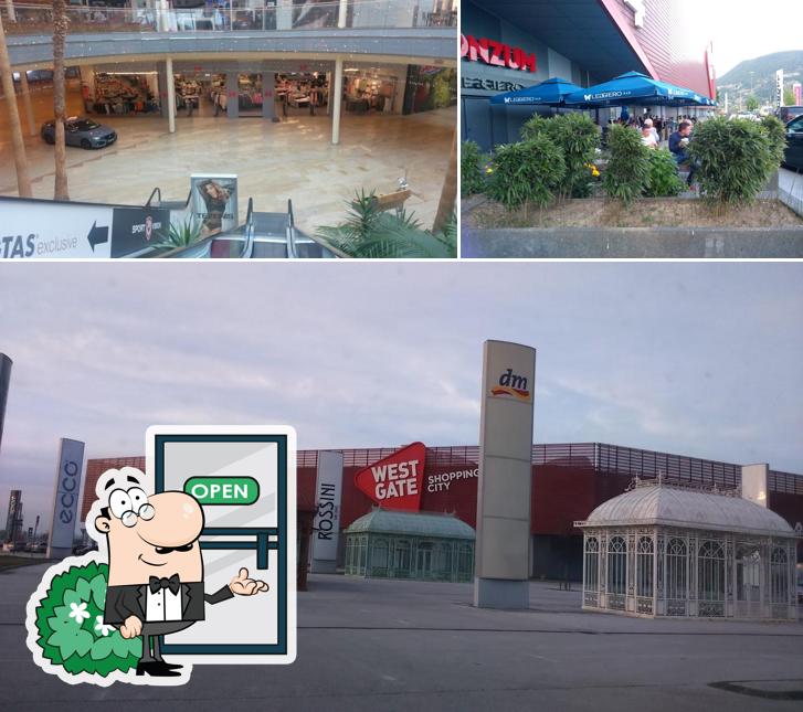 Gli esterni di Westgate Shopping City