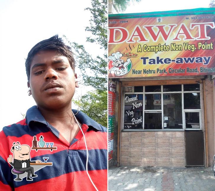 Take a seat at one of the tables at Dawat Chicken