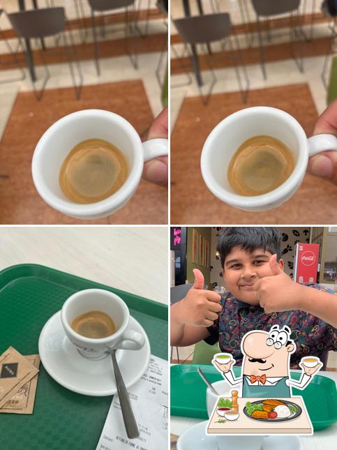 Cibo al Caffè Anna - Oriocenter