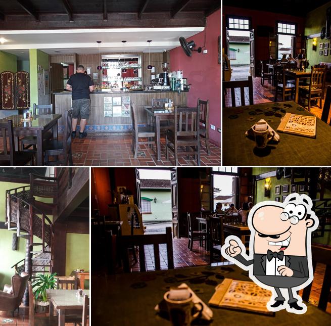 Veja imagens do interior do Café com Pausa