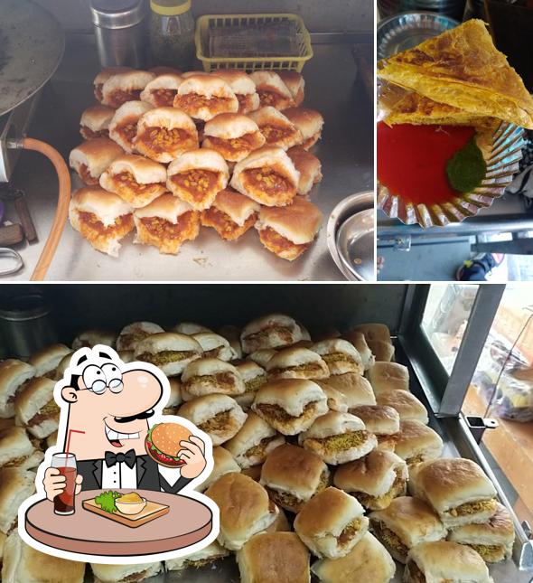 Order a burger at Momai Fast Food