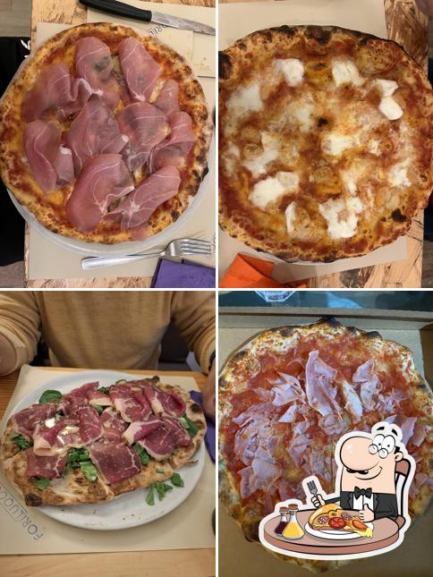 Scegli una pizza a Pizzeria Foriluogo