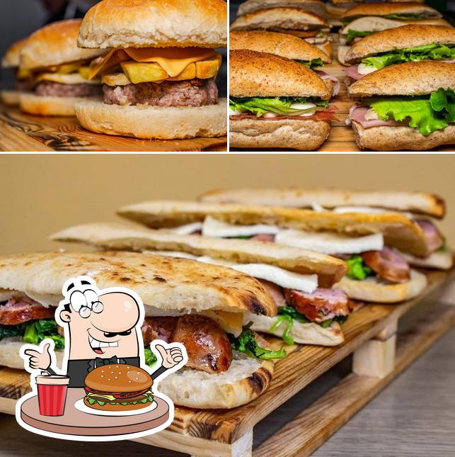 Prova un hamburger a Caffè Europa Arzano