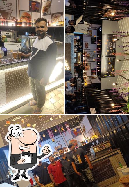 The interior of Chai Sutta Bar Yavatmal
