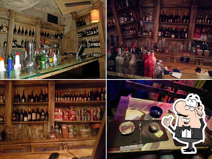 Siediti a un tavolo di La Sosta Ristorante - Pub - Live Music