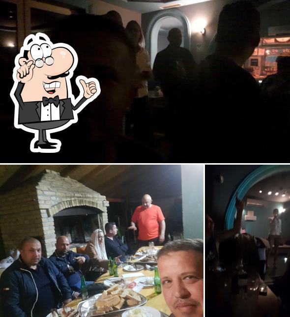 Gli interni di Exotic II Bar