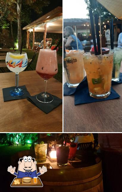 Molokai Cafè si caratterizza per la cibo e alcol