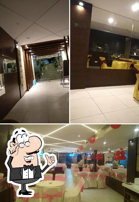 The interior of Vee Food