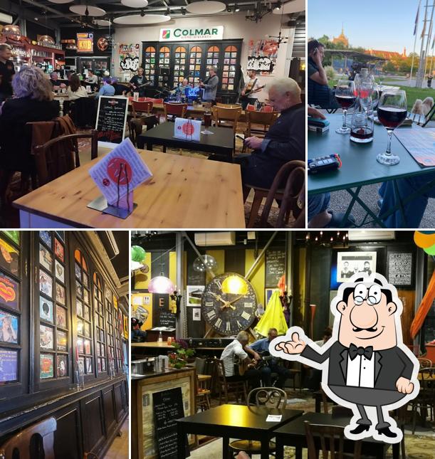 Installez-vous à l'une des tables de Café Rapp Colmar