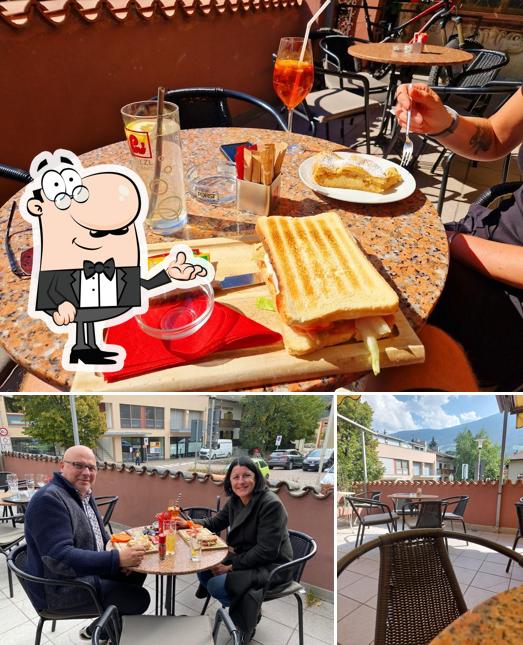 Dai un'occhiata agli interni di Cafe Stainer