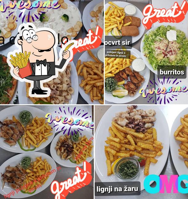 Ordina un piatto di patatine a GOSTILNA IN PIZZERIJA PRI MAGDI UROŠ ČRNKO, s.p