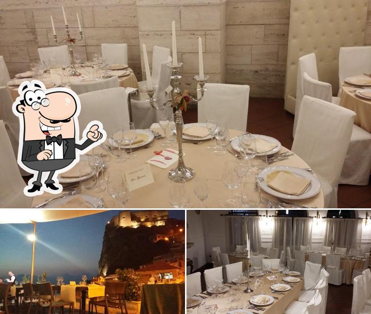 Siediti a un tavolo di Hotel Ristorante Palazzo Krataiis