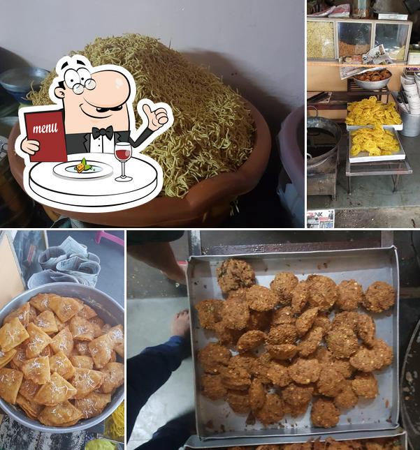 Food at Ajji Kharamandaki Angadi