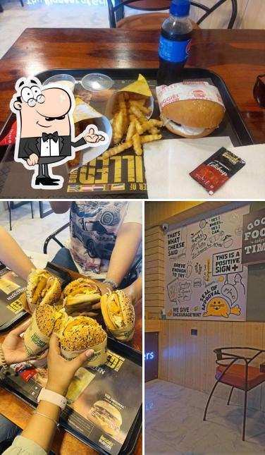 Check out how Biggies Burger looks inside