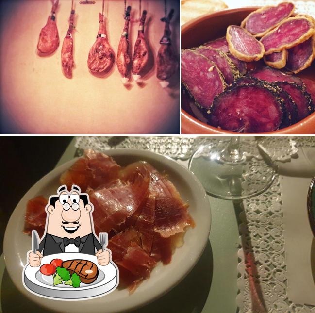 La Cova Tapas Bar Prato offre piatti di carne