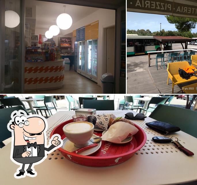 Gli interni di Plaza Portonovo Baia