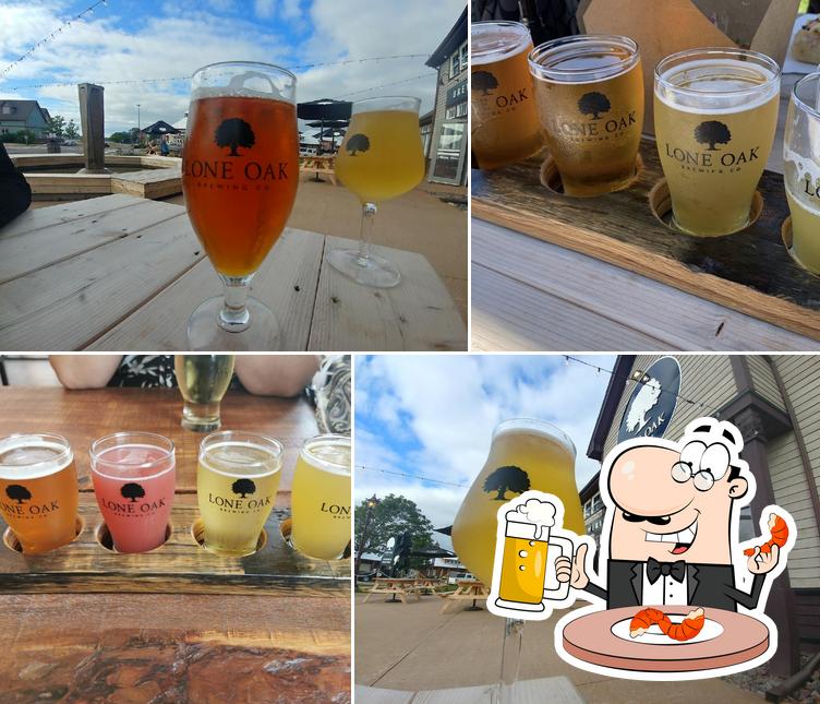 Lone Oak Restaurant, Taproom and Golf Simulator