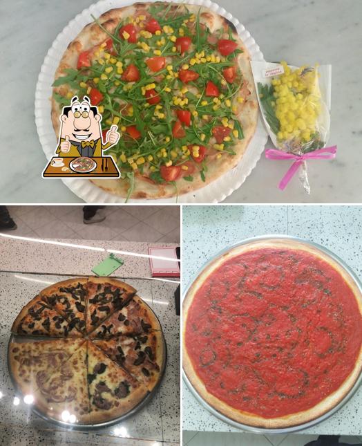 Ordina tra le molte varianti di pizza