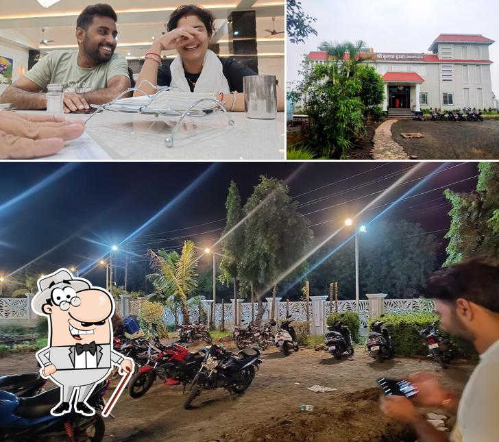 Among various things one can find exterior and beverage at Krishna Dhaba