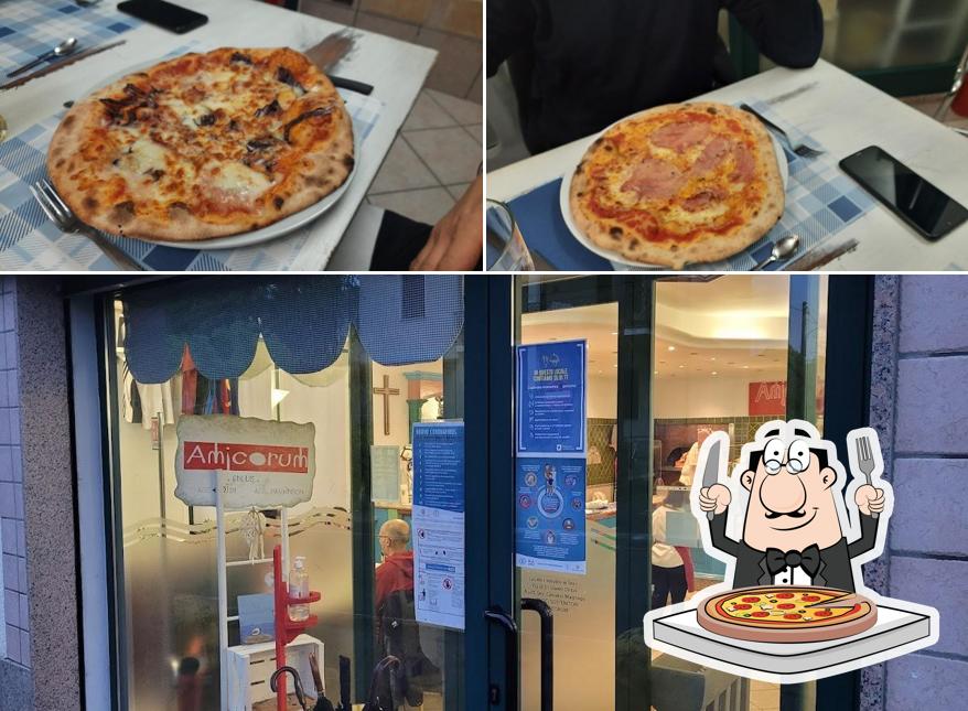 Ordina tra le molte varianti di pizza