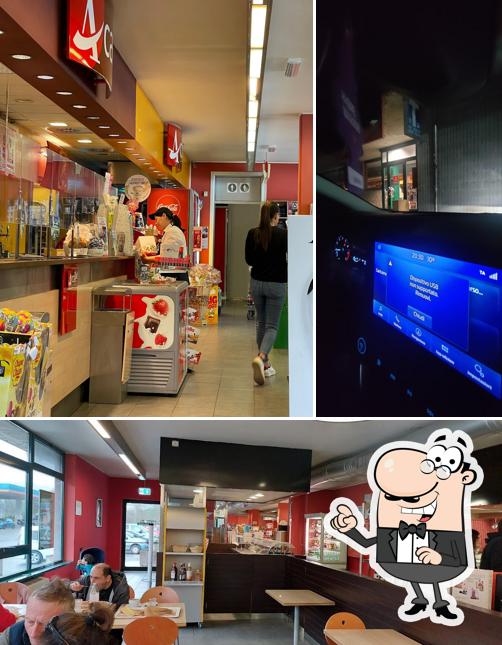 Gli interni di Autogrill Pieve S. Stefano Est