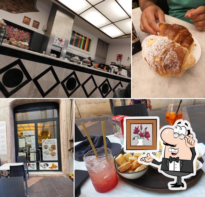 Gli interni di Pasticceria Teatro Sociale