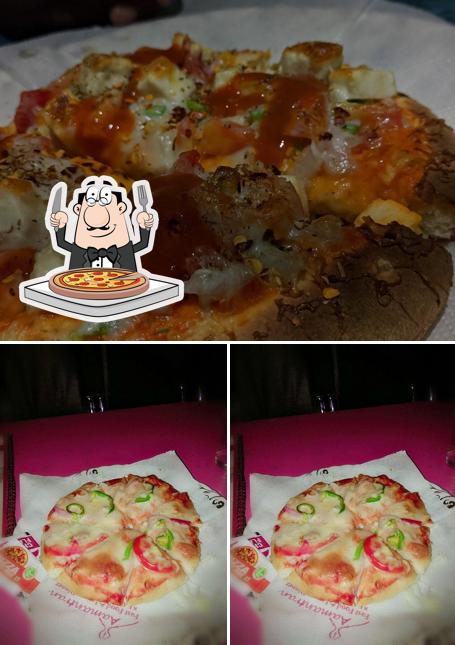 Order pizza at Aamantran
