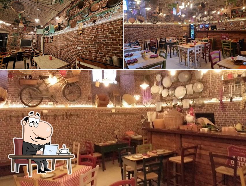 Gli interni di Antica Osteria Ascolana