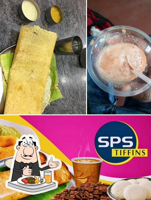 Food at SPS Tiffins & Fruit Shop at Meenakshi Amman Temple, Madurai Famous Jigarthanda