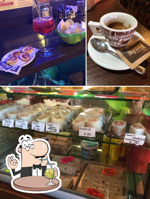 Hostaria Al Canton si caratterizza per la bevanda e dolce