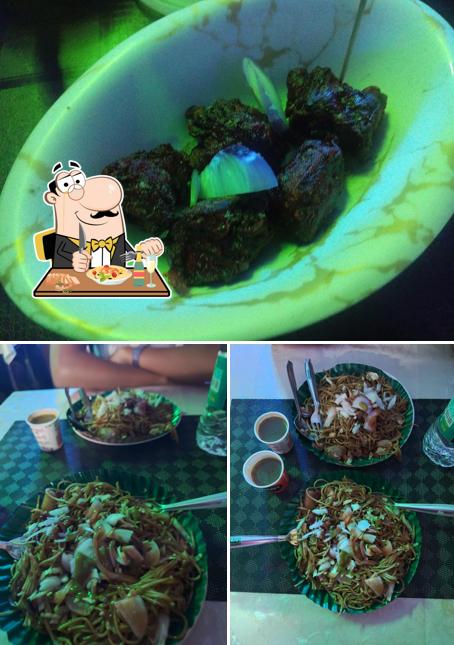 Pad thai at Old town cafe