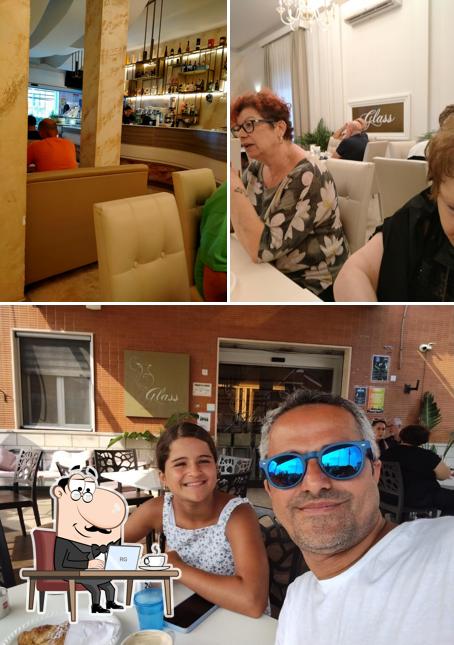 Dai un'occhiata agli interni di GLASS