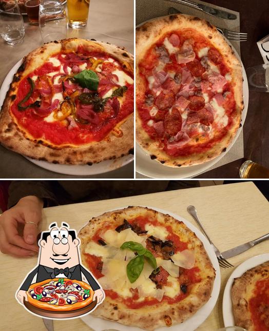 A La Gioconda guarda Napoli, puoi ordinare una bella pizza