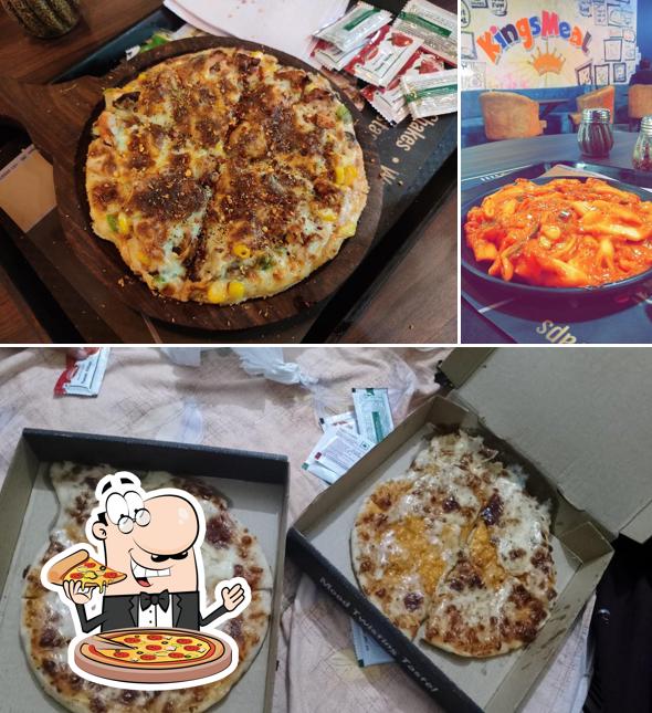 Order pizza at Kings Meal