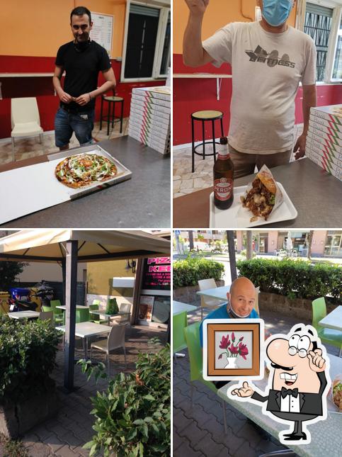 La immagine di interni e cibo da Solombrini pizzeria e kebab