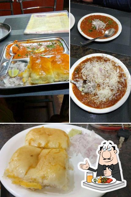 Food at Virinda Pav Bhaji