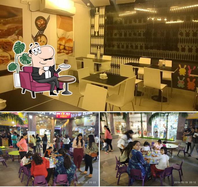 The interior of Speedy Chow