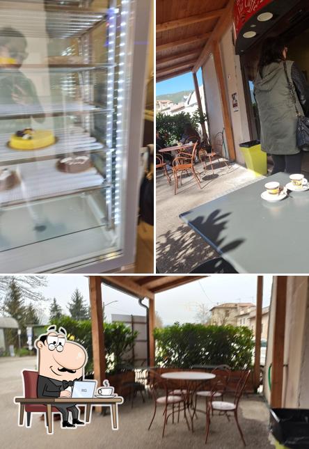 Gli interni di Via Vai Caffè