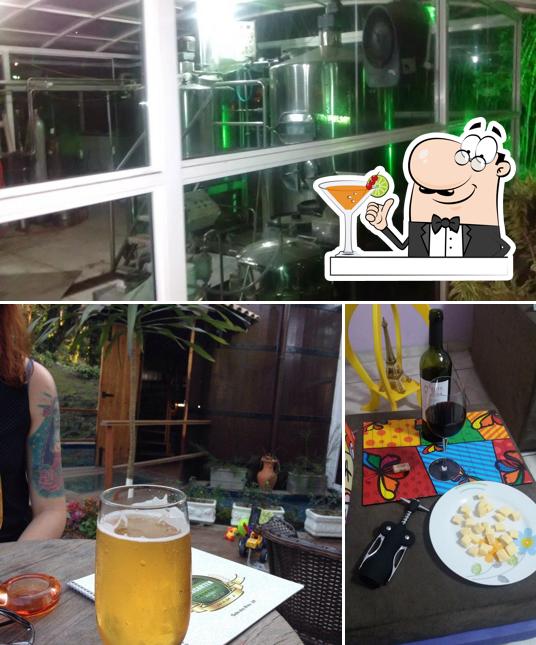 A ilustração a BIERGARTEN Choperia’s bebida e exterior