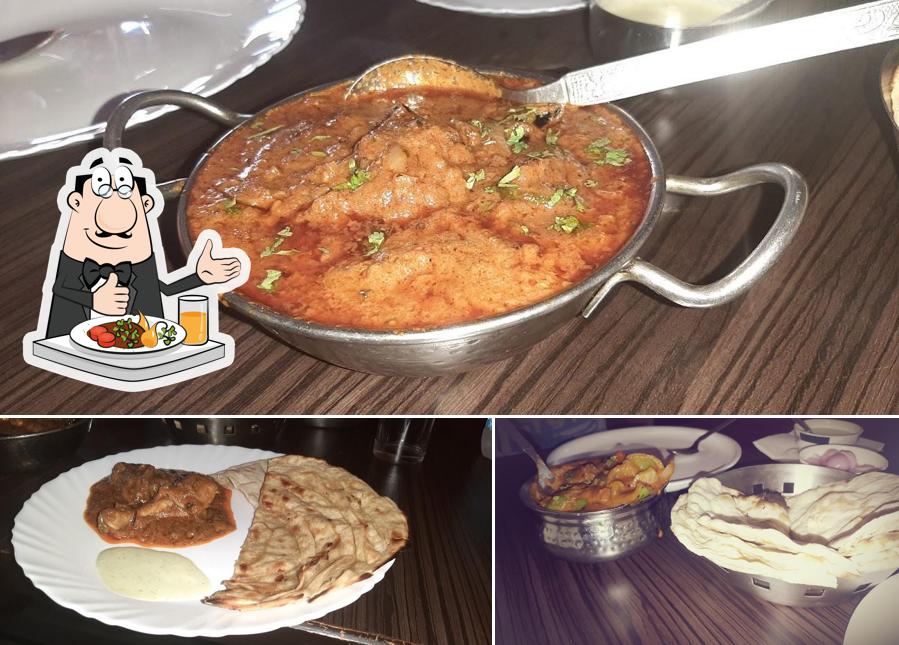 Food at Punjabi haweli