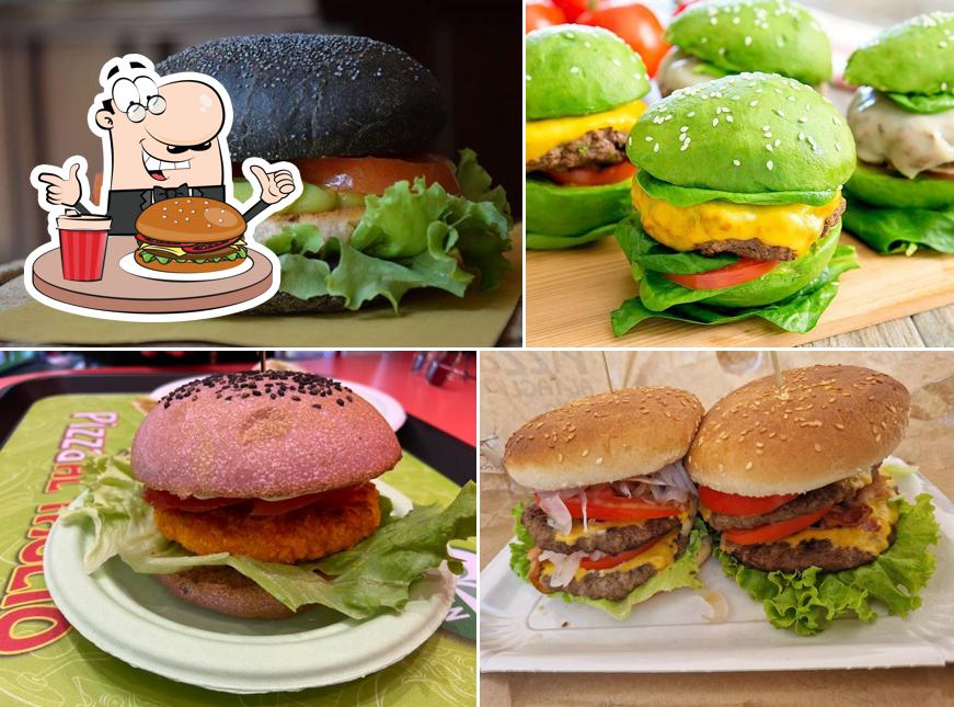 Prova uno dei tipi di hamburger serviti a Pizza Al Taglio Grado