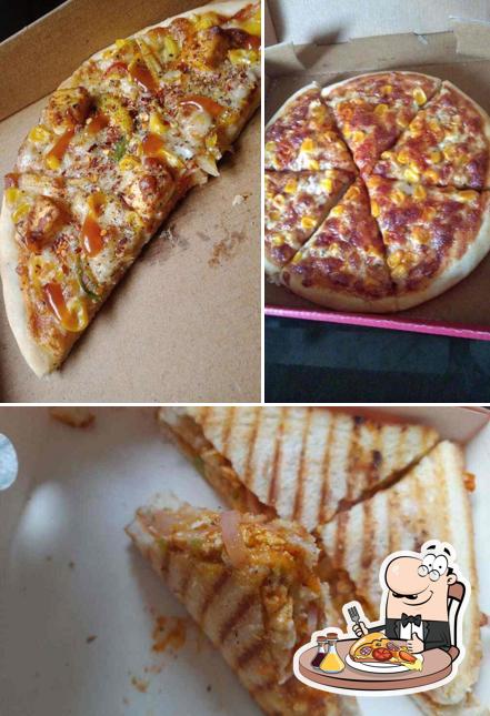 Order pizza at Laziz Pizza