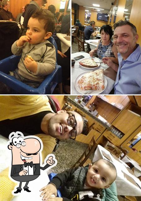 Gli interni di Pizzeria da Adriano