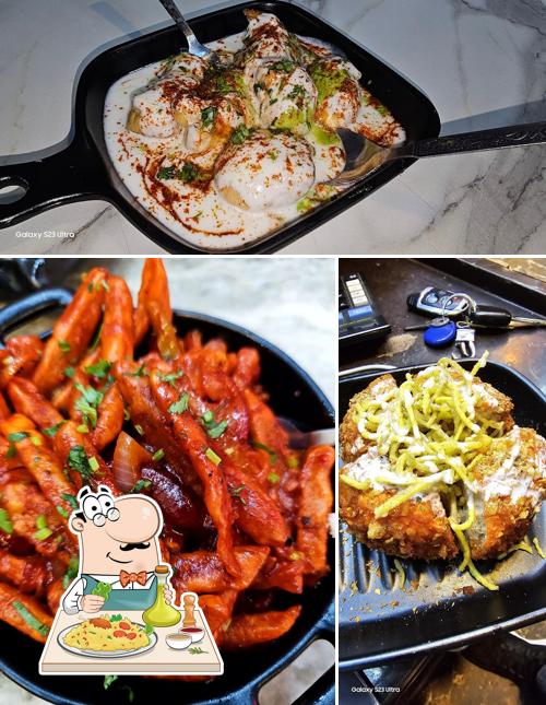 Food at themoooncafe