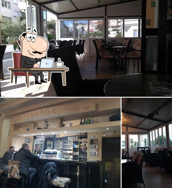 Siediti a un tavolo di Caffe bar "Passage"